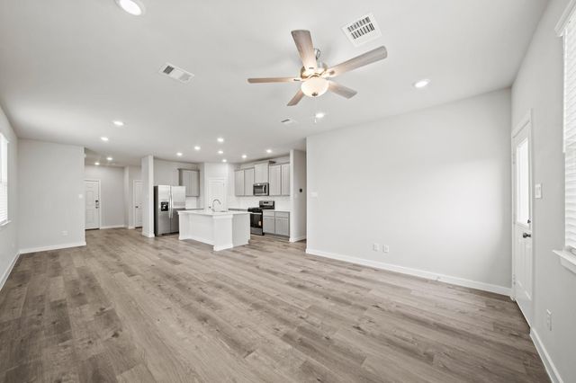 1121 Avenue M, Bay City, TX 77414