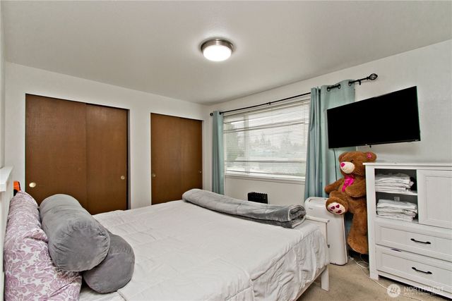 10319 SE 228th Street, Kent, WA 98031