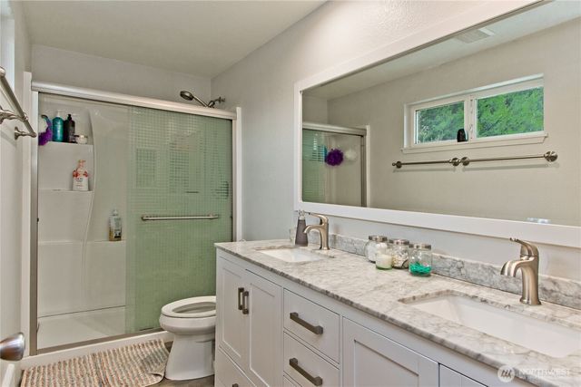 10319 SE 228th Street, Kent, WA 98031