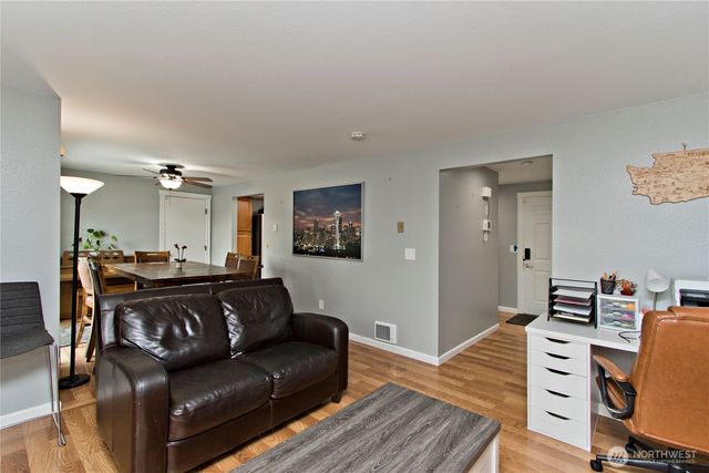 10319 SE 228th Street, Kent, WA 98031