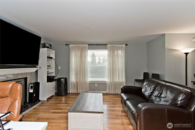 10319 SE 228th Street, Kent, WA 98031