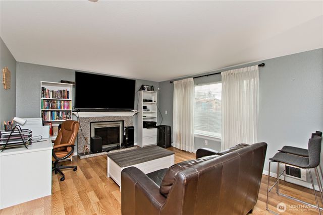 10319 SE 228th Street, Kent, WA 98031