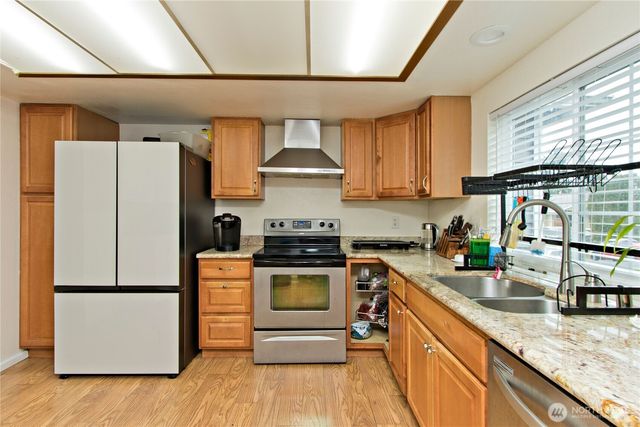 10319 SE 228th Street, Kent, WA 98031