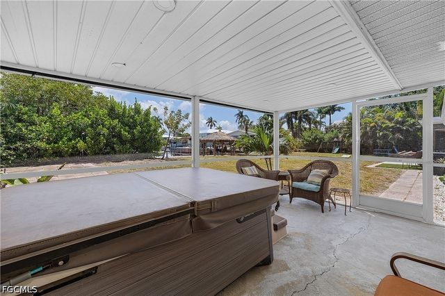 5387 Marina DR, Bokeelia, FL 33922