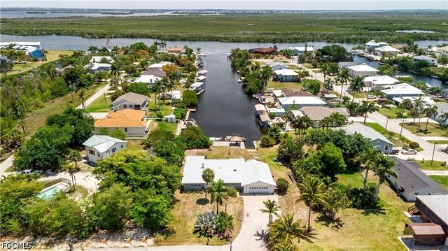 5387 Marina DR, Bokeelia, FL 33922