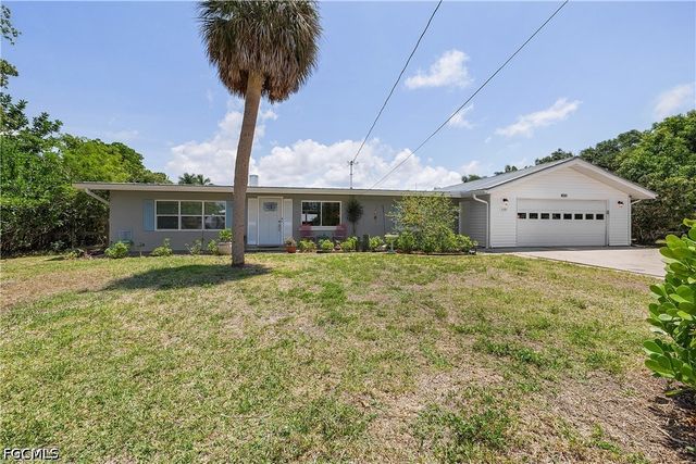 5387 Marina DR, Bokeelia, FL 33922
