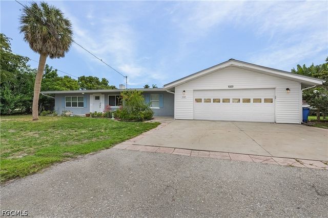 5387 Marina DR, Bokeelia, FL 33922