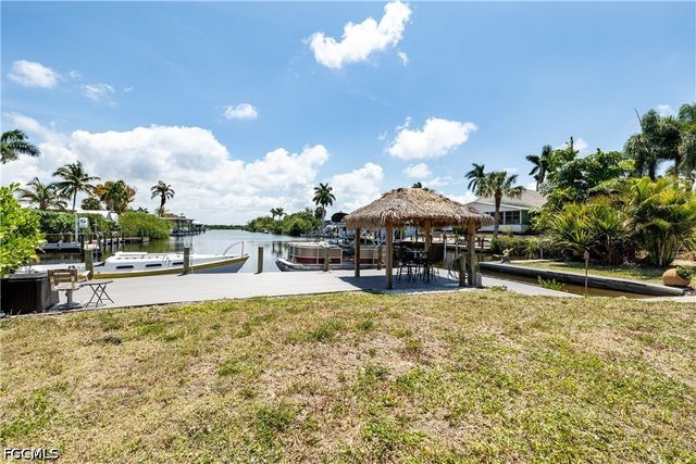 5387 Marina DR, Bokeelia, FL 33922
