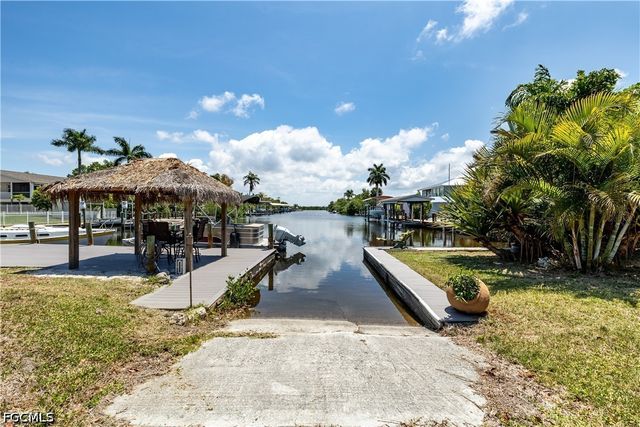 5387 Marina DR, Bokeelia, FL 33922