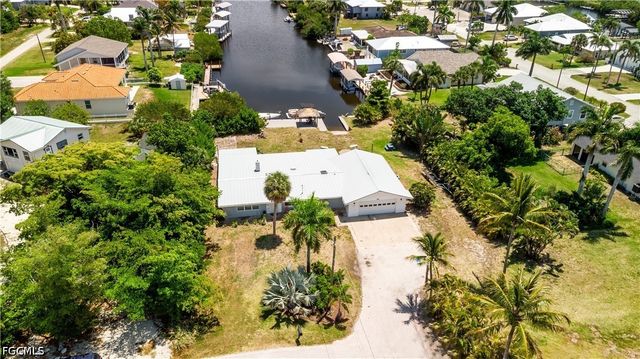 5387 Marina DR, Bokeelia, FL 33922