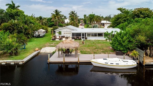 5387 Marina DR, Bokeelia, FL 33922