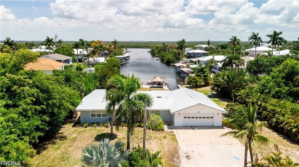 5387 Marina DR, Bokeelia, FL 33922