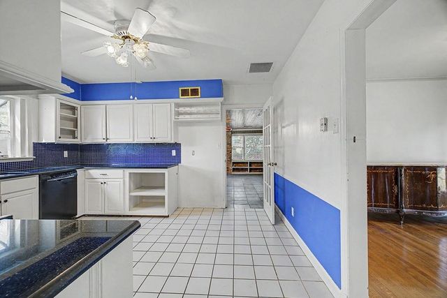 5185 MARY STARNES DR, Memphis, TN 38117