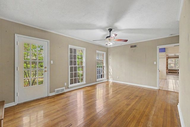 5185 MARY STARNES DR, Memphis, TN 38117