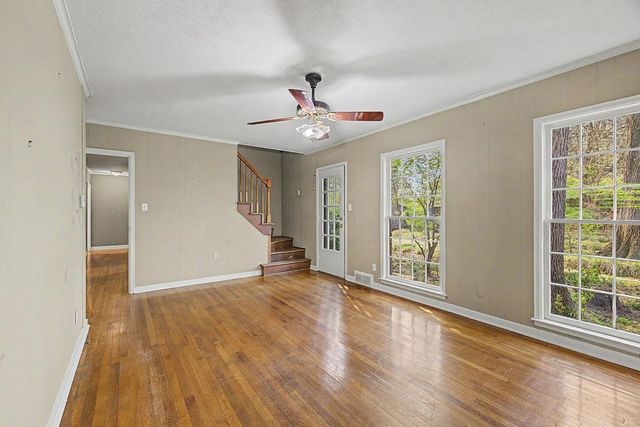 5185 MARY STARNES DR, Memphis, TN 38117