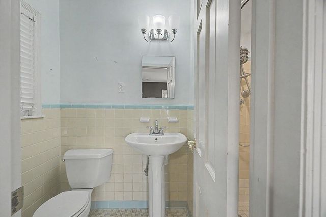 5185 MARY STARNES DR, Memphis, TN 38117