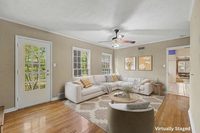 5185 MARY STARNES DR, Memphis, TN 38117