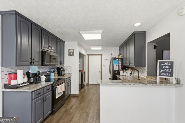 464 Old Carrollton Road, Newnan, GA 30263
