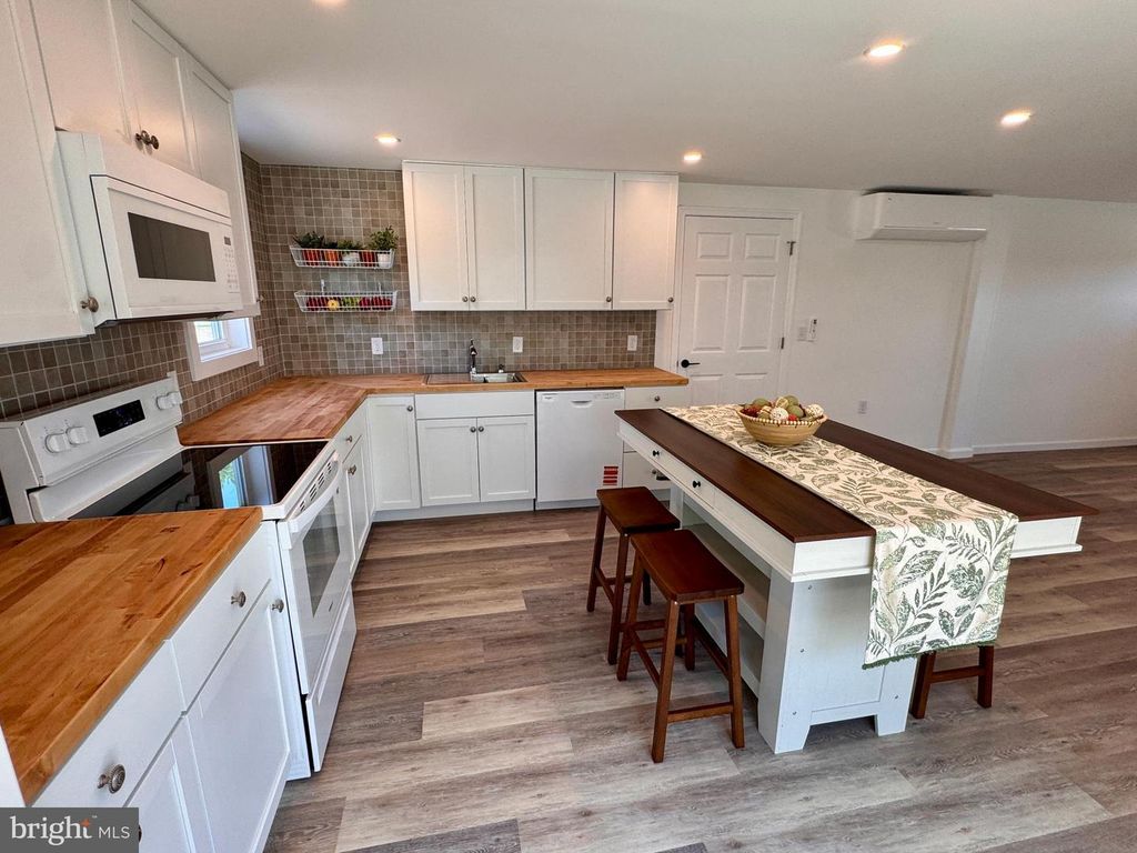Image 11 of property listing at 231 OLDTOWN RD, Goldsboro, MD 21636