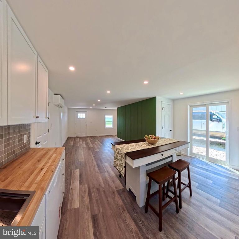 Image 5 of property listing at 231 OLDTOWN RD, Goldsboro, MD 21636