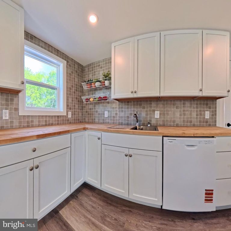 Image 9 of property listing at 231 OLDTOWN RD, Goldsboro, MD 21636