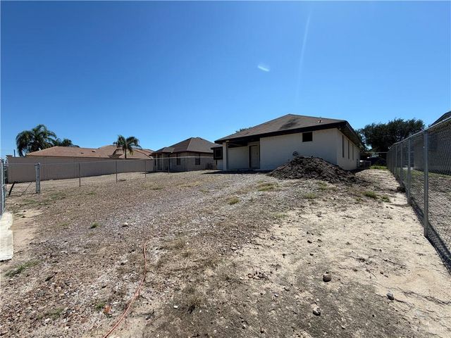 233 River Oak Avenue, Rio Grande City, TX 78582