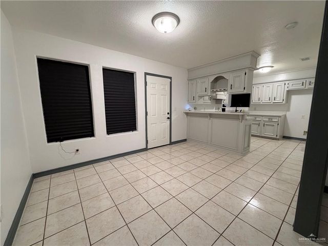 233 River Oak Avenue, Rio Grande City, TX 78582