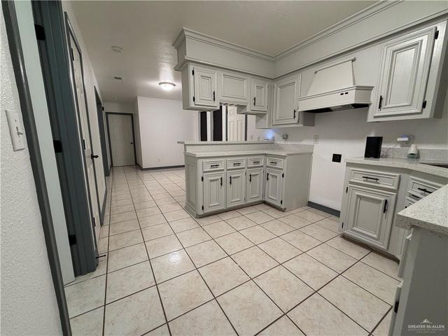 233 River Oak Avenue, Rio Grande City, TX 78582