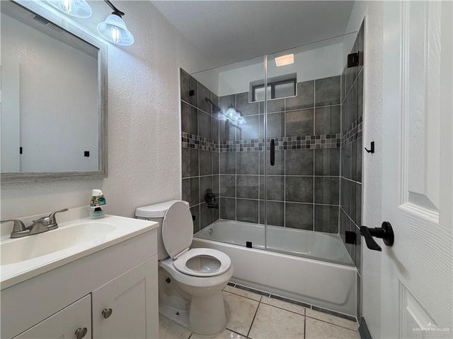233 River Oak Avenue, Rio Grande City, TX 78582