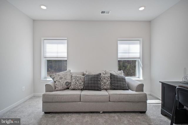 2094 WHITHORN HILL, Jeffersonton, VA 22724