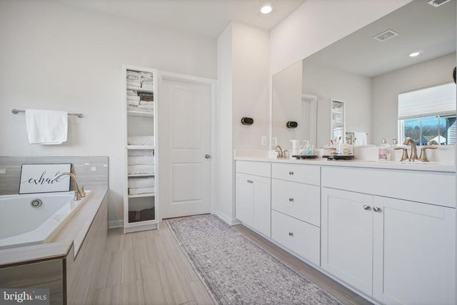 2094 WHITHORN HILL, Jeffersonton, VA 22724