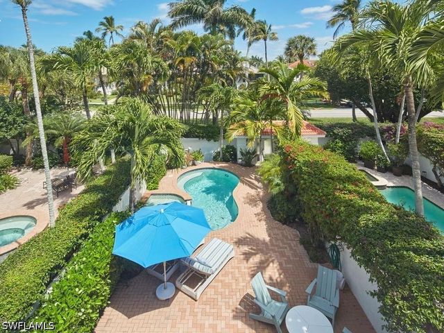 430 10th AVE S 305, Naples, FL 34102