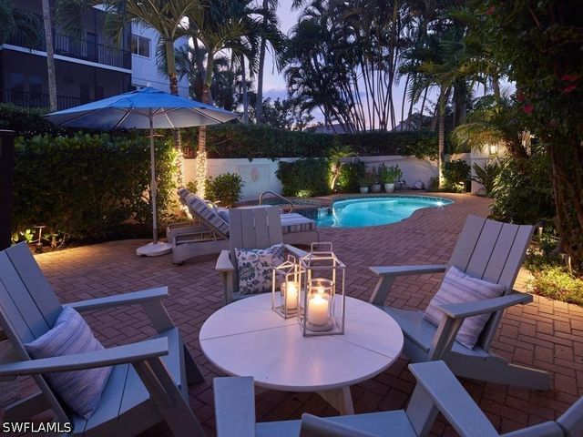 430 10th AVE S 305, Naples, FL 34102