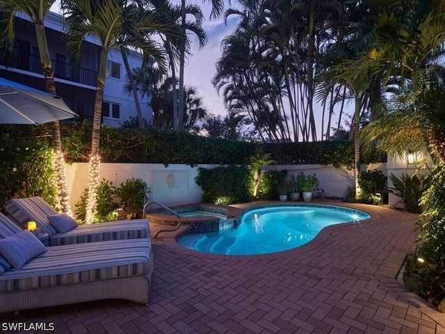 430 10th AVE S 305, Naples, FL 34102