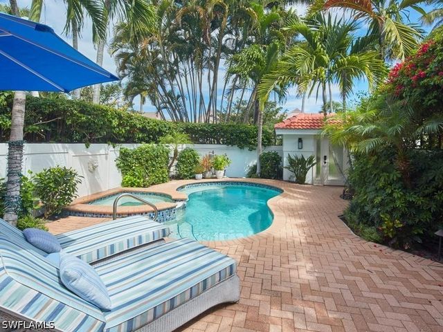430 10th AVE S 305, Naples, FL 34102