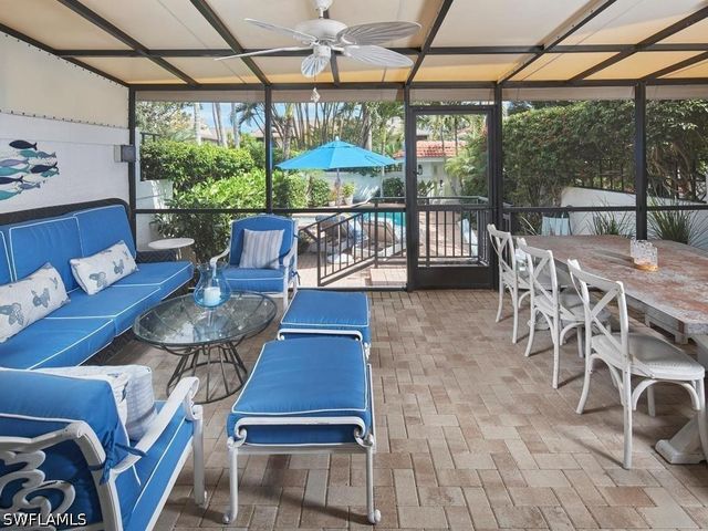 430 10th AVE S 305, Naples, FL 34102