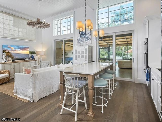 430 10th AVE S 305, Naples, FL 34102