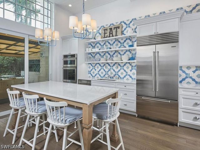 430 10th AVE S 305, Naples, FL 34102