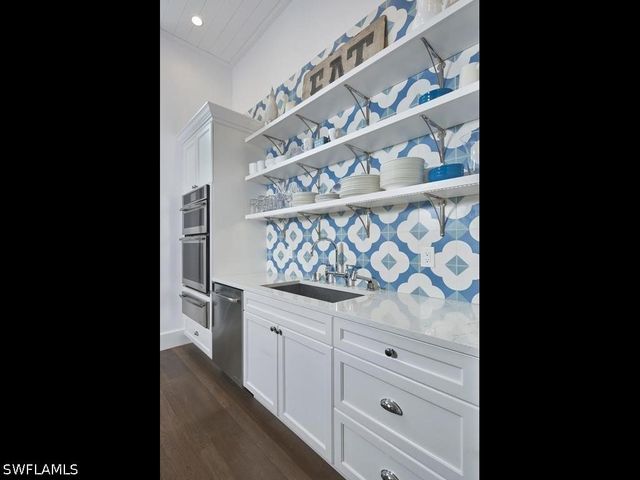 430 10th AVE S 305, Naples, FL 34102
