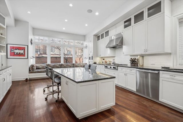 2232 N Dayton Street, Chicago, IL 60614