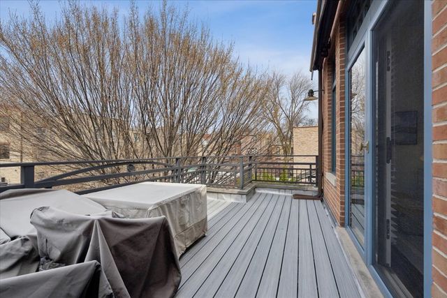 2232 N Dayton Street, Chicago, IL 60614