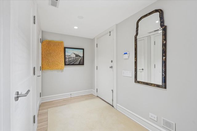 2232 N Dayton Street, Chicago, IL 60614