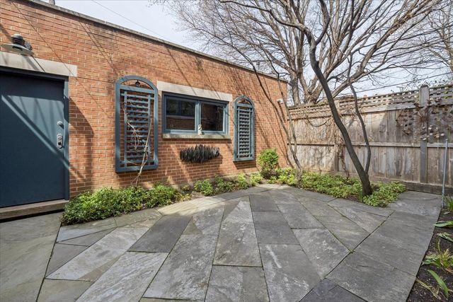 2232 N Dayton Street, Chicago, IL 60614