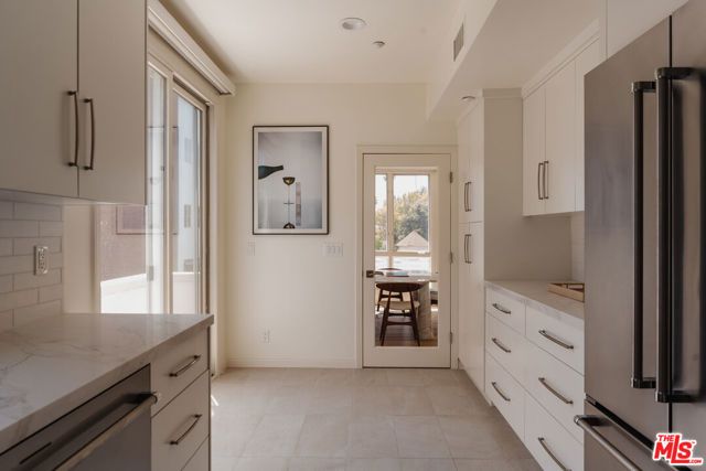 121 N Almont Drive 304, Beverly Hills, CA 90211