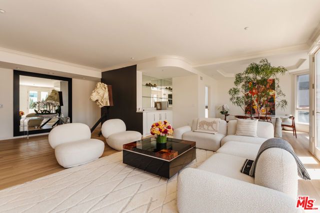 121 N Almont Drive 304, Beverly Hills, CA 90211