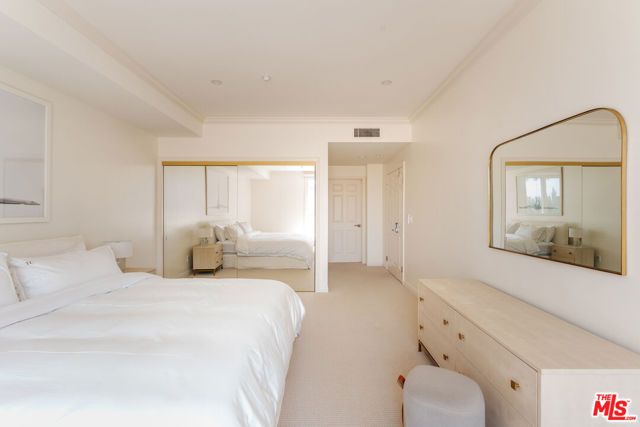 121 N Almont Drive 304, Beverly Hills, CA 90211