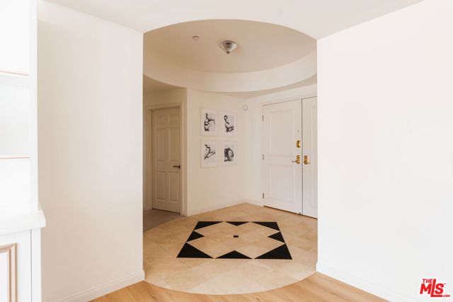 121 N Almont Drive 304, Beverly Hills, CA 90211