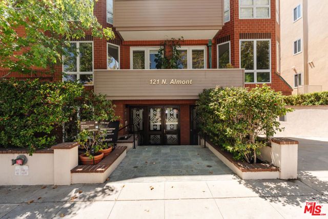 121 N Almont Drive 304, Beverly Hills, CA 90211