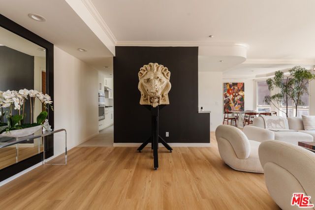 121 N Almont Drive 304, Beverly Hills, CA 90211