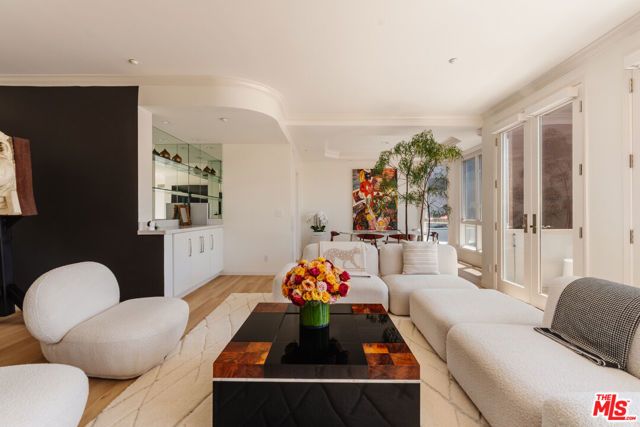 121 N Almont Drive 304, Beverly Hills, CA 90211